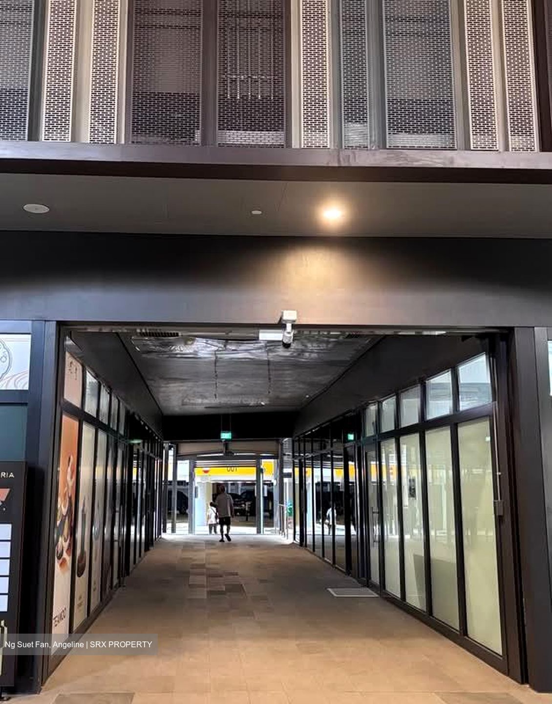Piccadilly Grand (D8), Retail #542750581